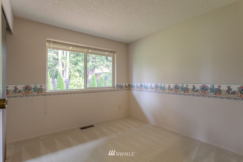 16932 155th Place Southeast Renton, WA 98058 - Photo 13 of 21 Gallery Image 13