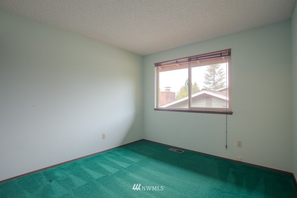 16932 155th Place Southeast Renton, WA 98058 - Photo 14 of 21 Gallery Image 14