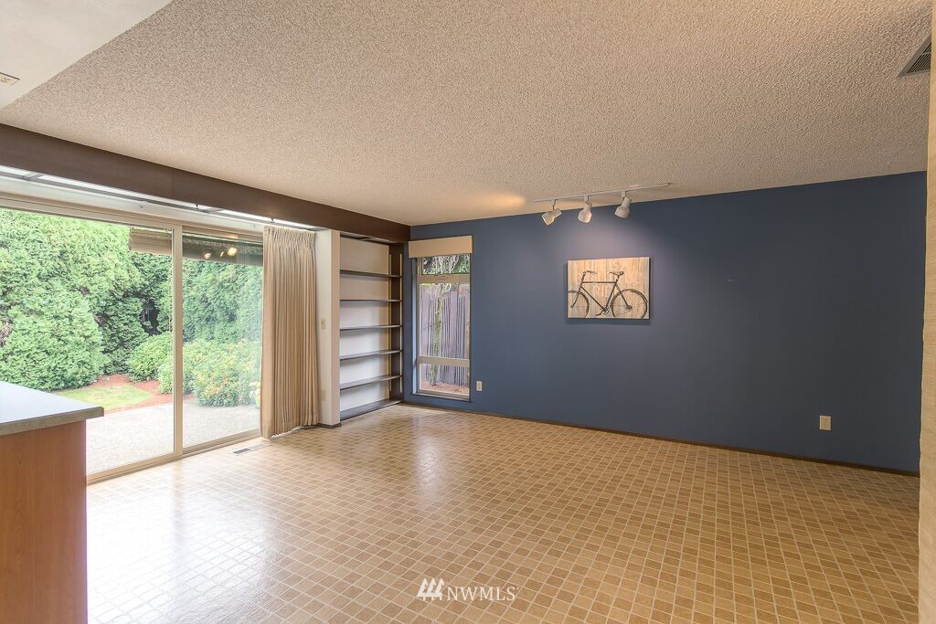 16932 155th Place Southeast Renton, WA 98058 - Photo 4 of 21 Gallery Image 4