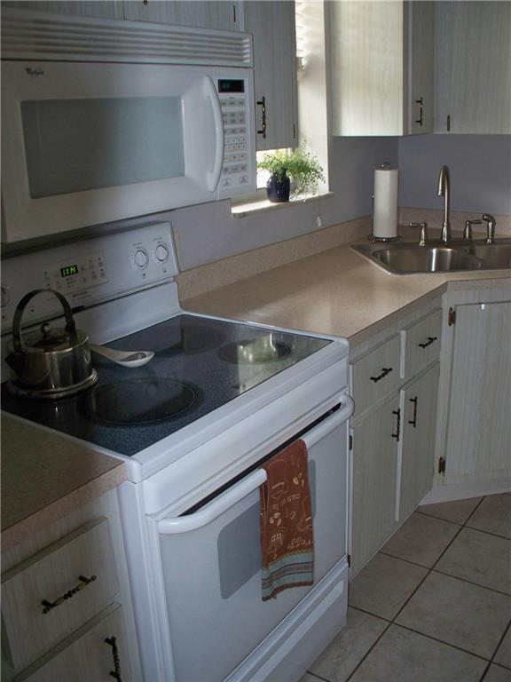 1917 Southwest Palm City Road, Unit 9C Stuart, FL 34994 - Photo 9 of 33 Gallery Image 9
