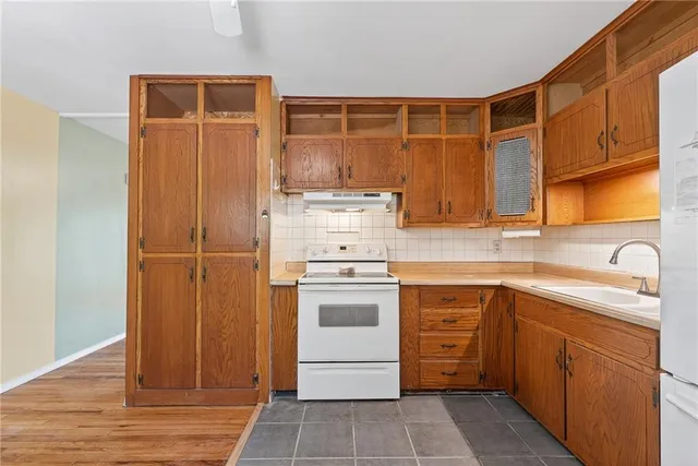 $195,000 | 6103 East 152nd Street, Grandview, MO 64030