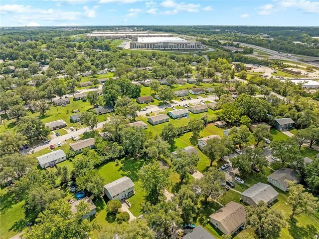 $195,000 | 6103 East 152nd Street, Grandview, MO 64030