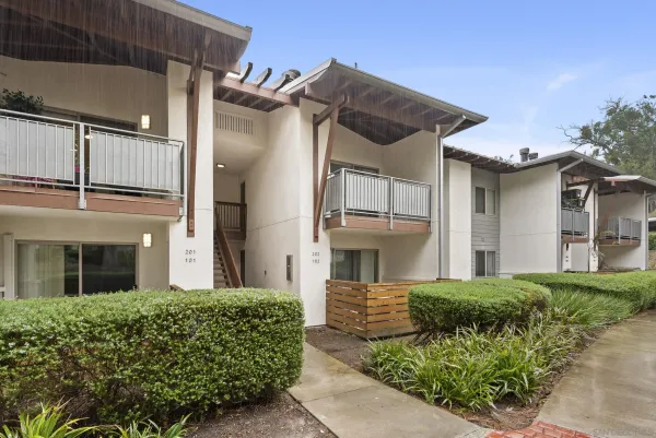 $575,000 | 1810 South El Camino Real, Unit 202, Encinitas, CA 92024
