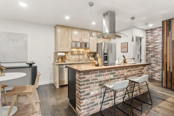 $575,000 | 1810 South El Camino Real, Unit 202, Encinitas, CA 92024