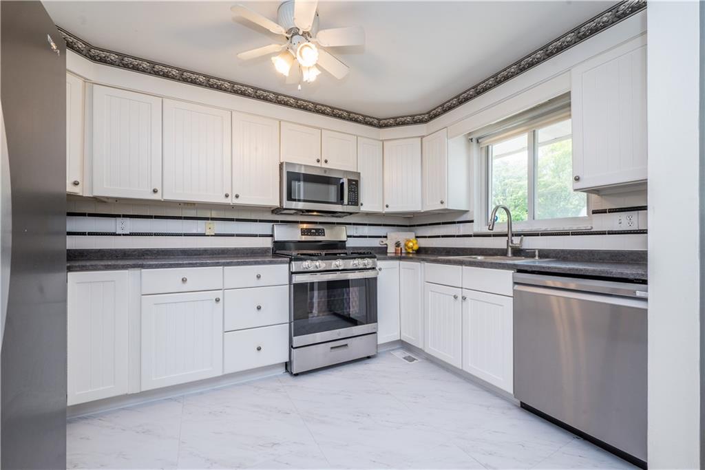1565 Cathell Road Pittsburgh, PA 15236 - Photo 9 of 27 New appliances