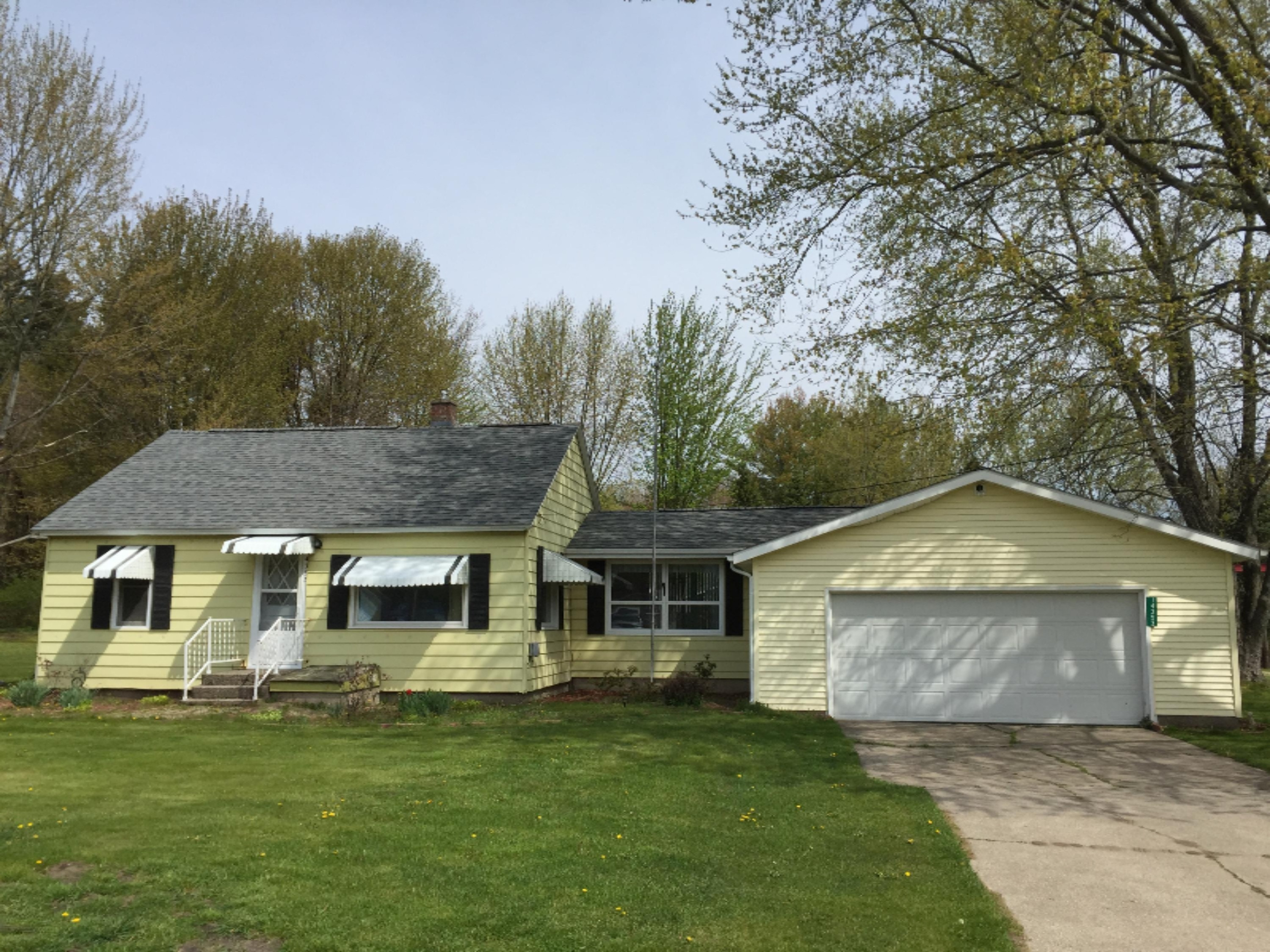 14353 Leonard Road Spring Lake, MI 49456 - Photo 1 of 15 IMG_4545