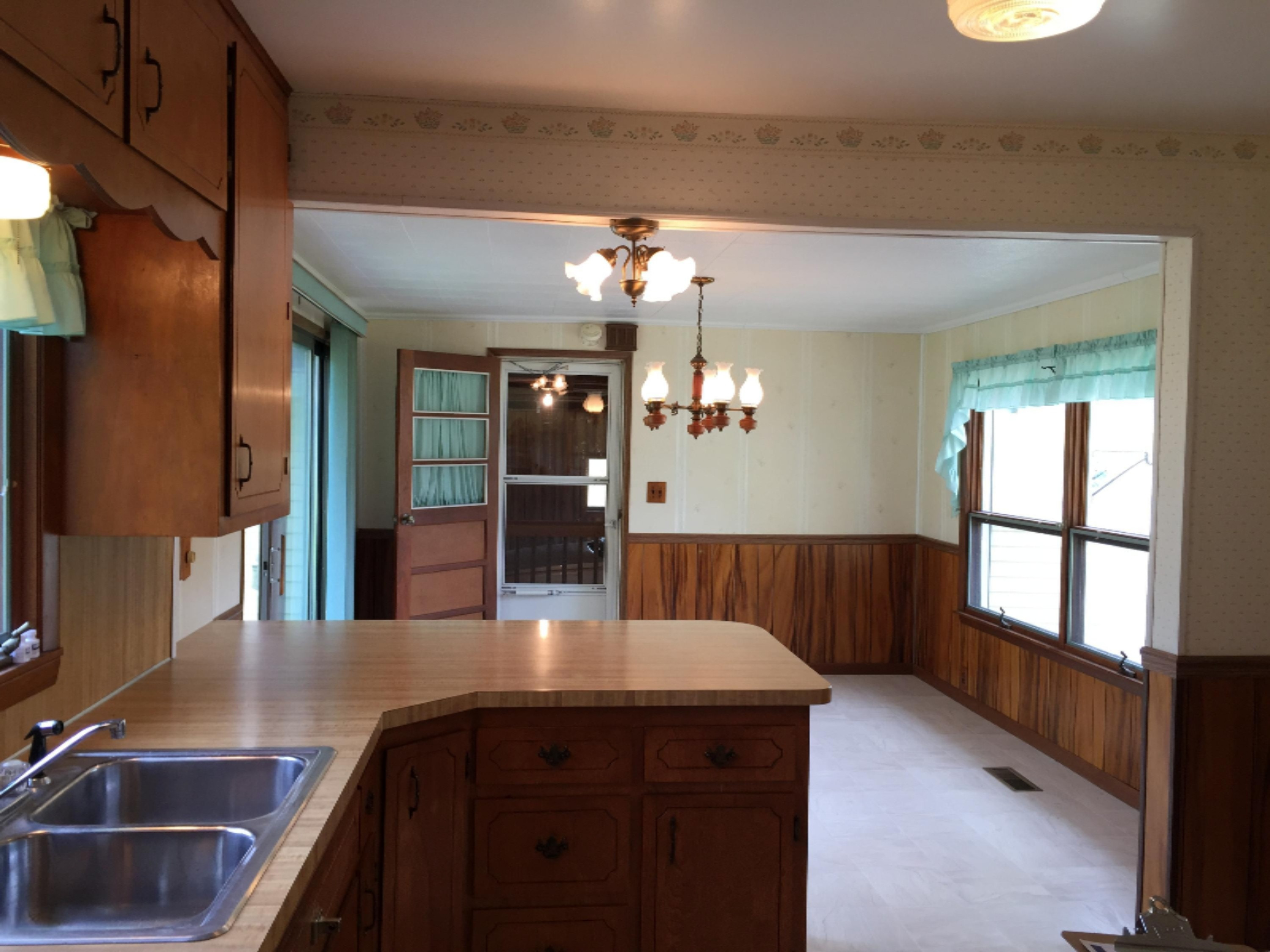14353 Leonard Road Spring Lake, MI 49456 - Photo 3 of 15 IMG_4530