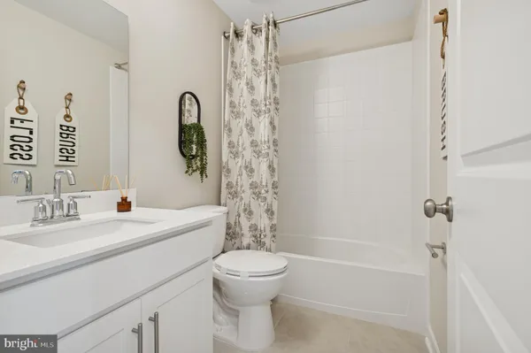 $422,550 | 60 Silverbell Avenue, Berlin, NJ 08009