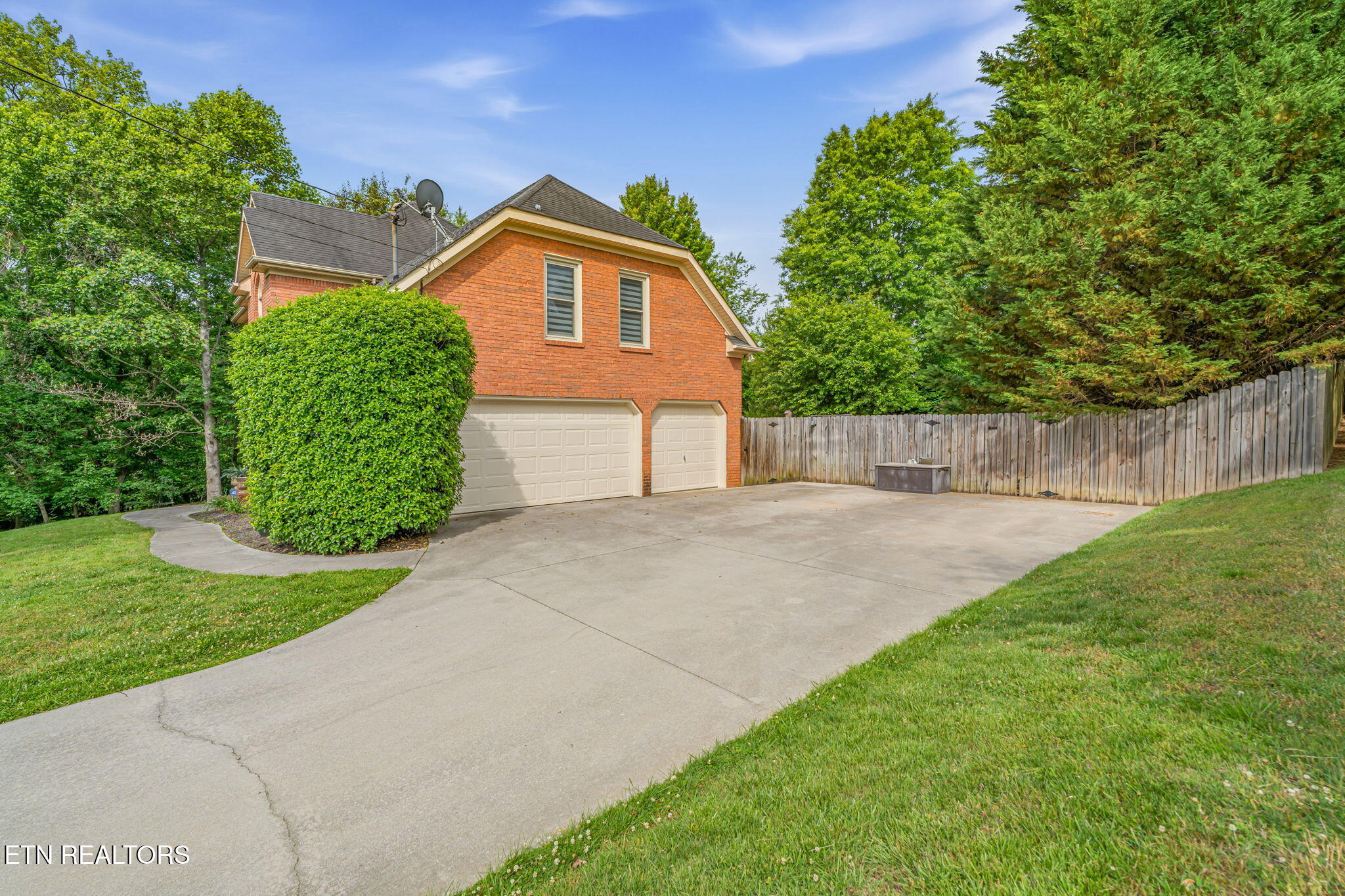 817 Tate Trotter Road Powell, TN 37849 - Photo 5 of 52 6-web-or-mls-817 Tate Trotter Road-54