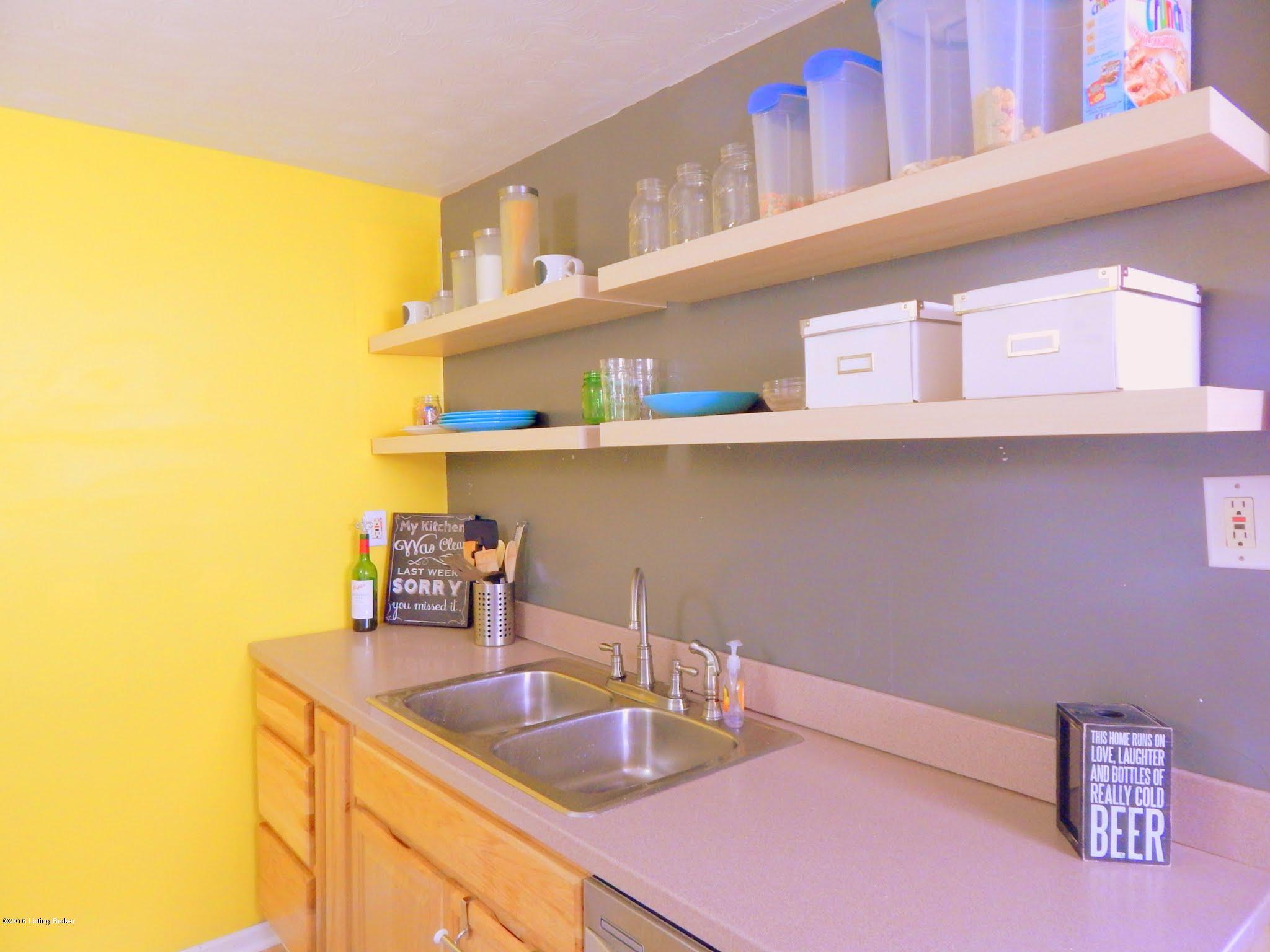 1109 Rammers Avenue Louisville, KY 40204 - Photo 21 of 32 DSCN1705