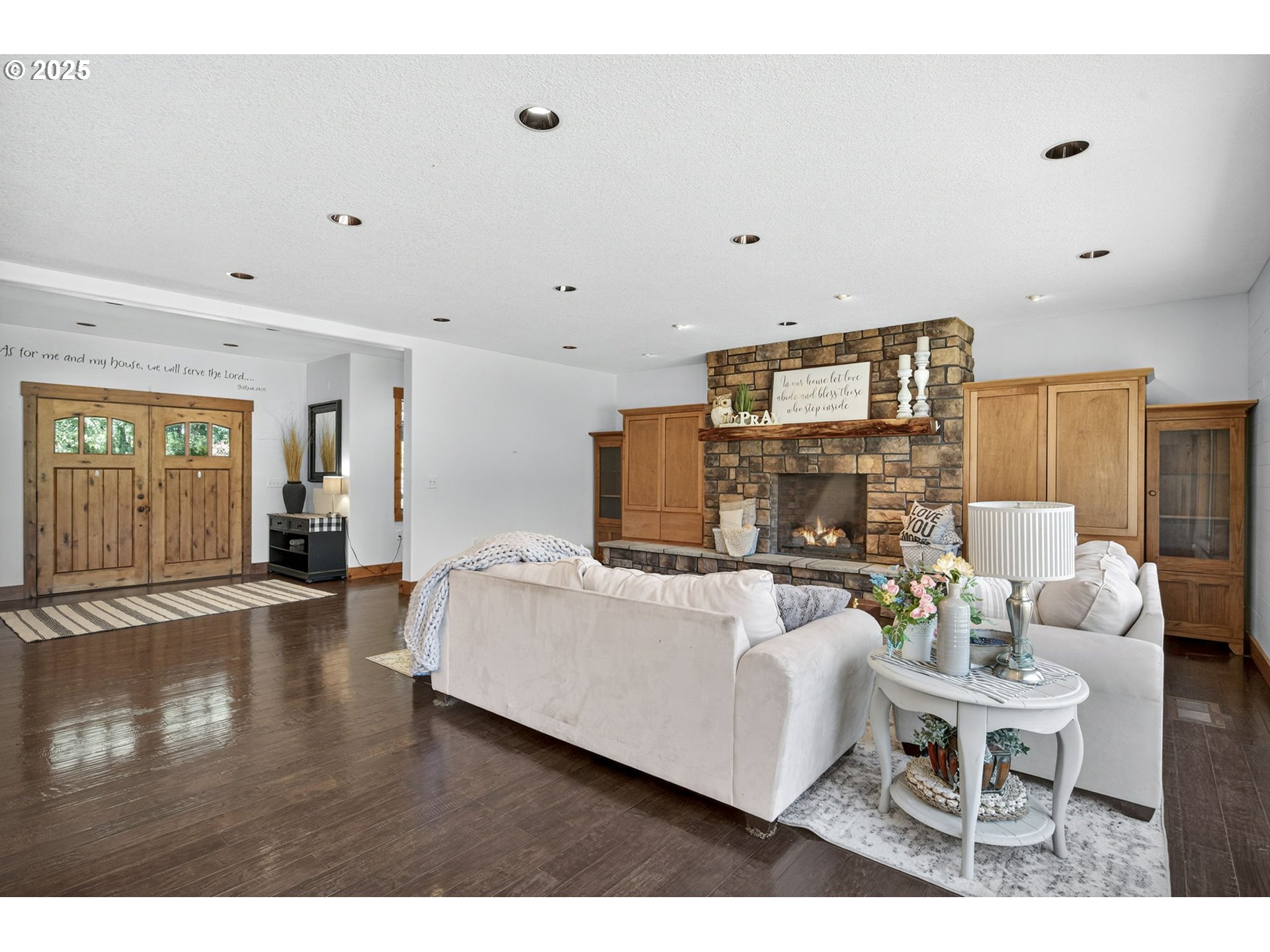 15047 South Macksburg Road Mulino, OR 97042 - Photo 14 of 48 a living room with furniture and a flat screen tv