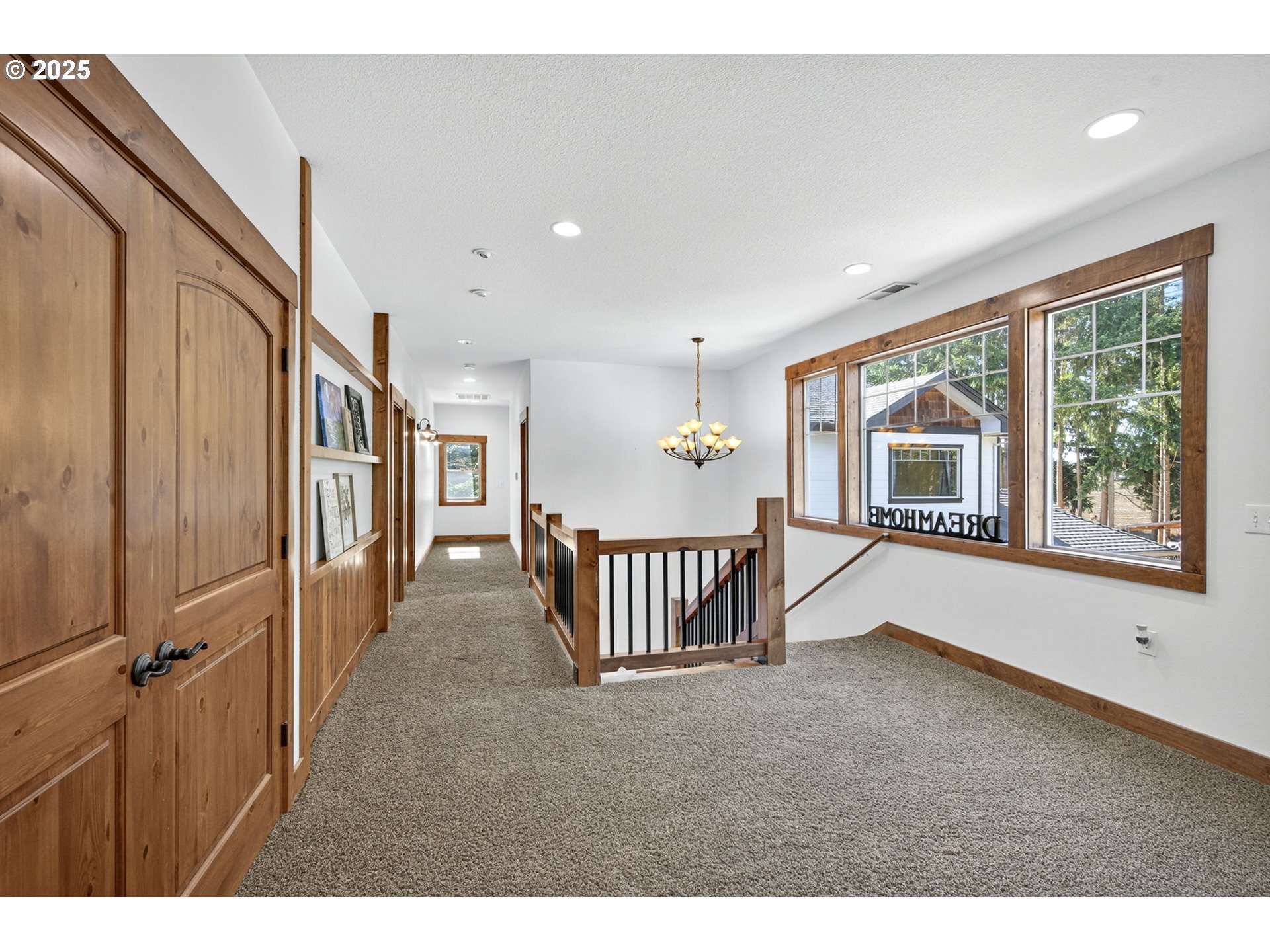 15047 South Macksburg Road Mulino, OR 97042 - Photo 32 of 48 a view of an entryway with a window
