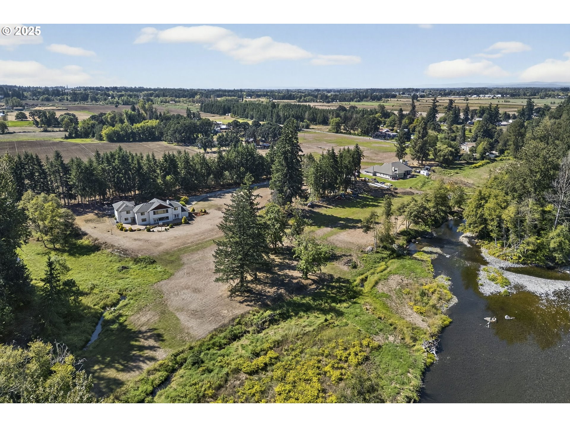 15047 South Macksburg Road Mulino, OR 97042 - Photo 44 of 48 a view of a lake with a mountain
