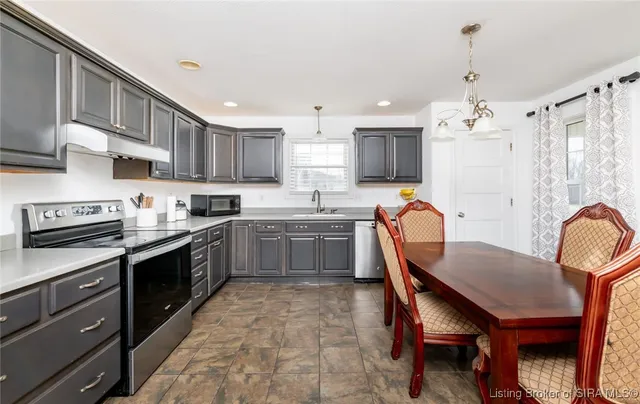 $299,900 | 972 James Avenue, Seymour, IN 47274