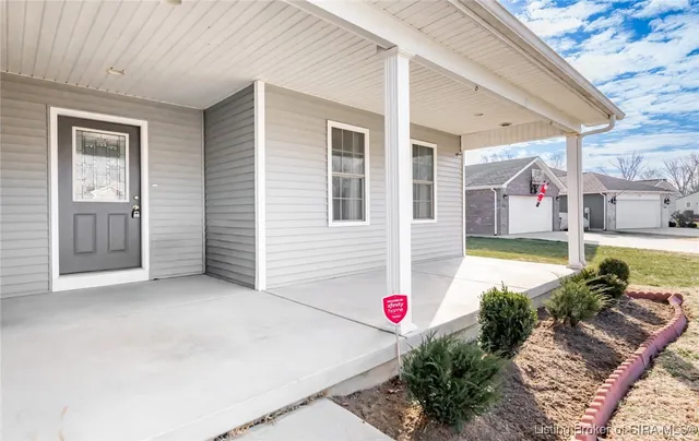 $299,900 | 972 James Avenue, Seymour, IN 47274