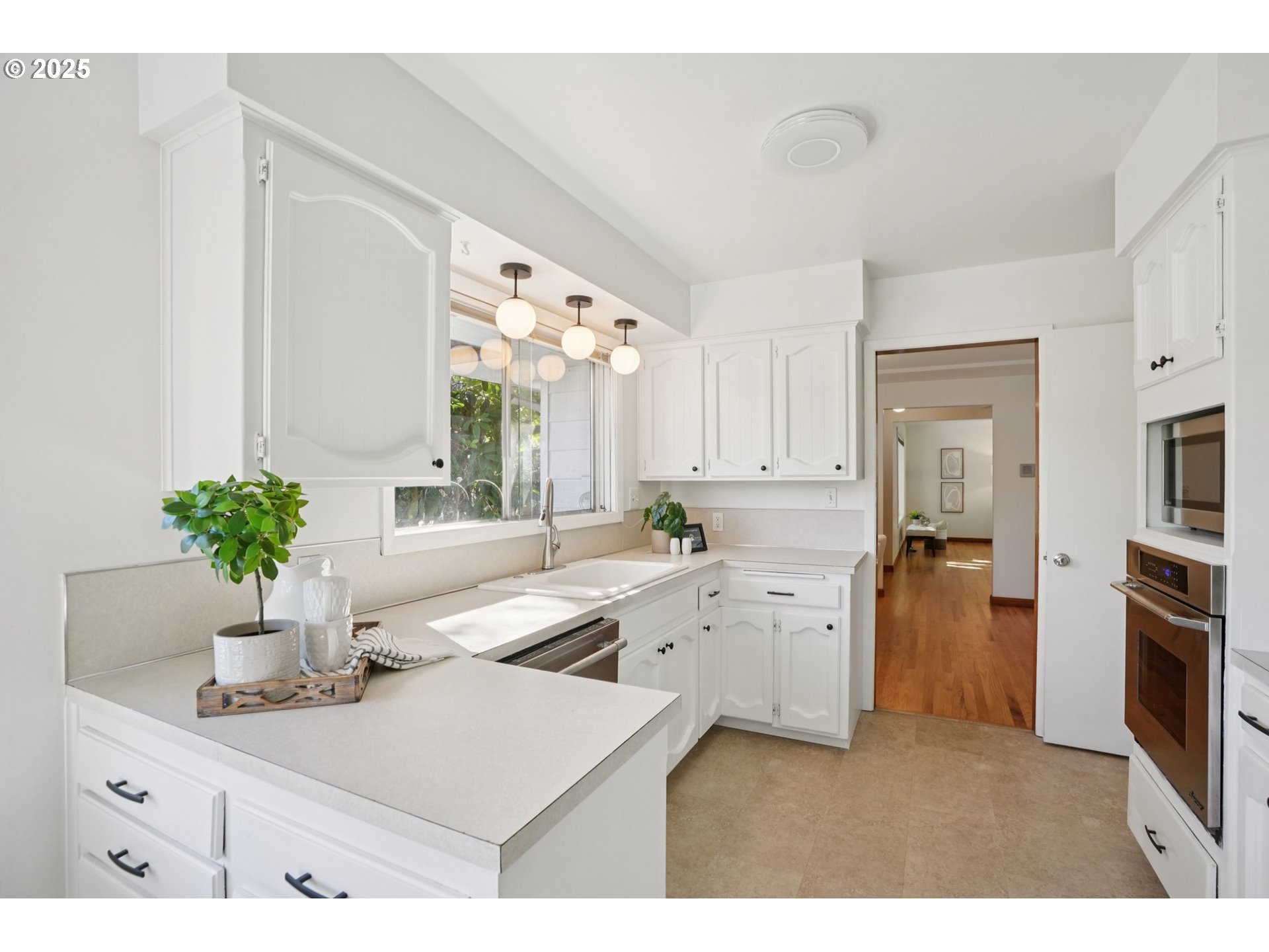 11851 Southeast Madison Street Portland, OR 97216 - Photo 14 of 47