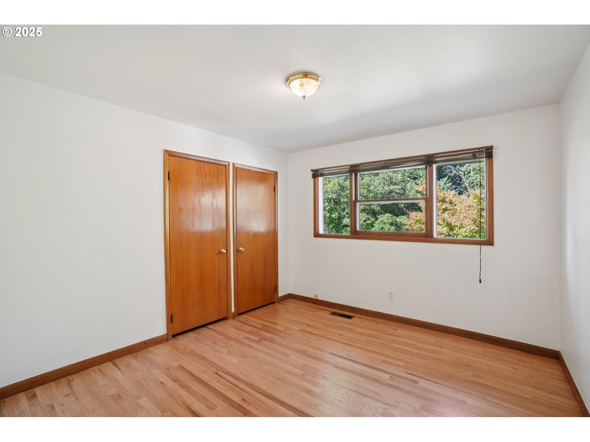 11851 Southeast Madison Street Portland, OR 97216 - Photo 18 of 47 Bedroom
