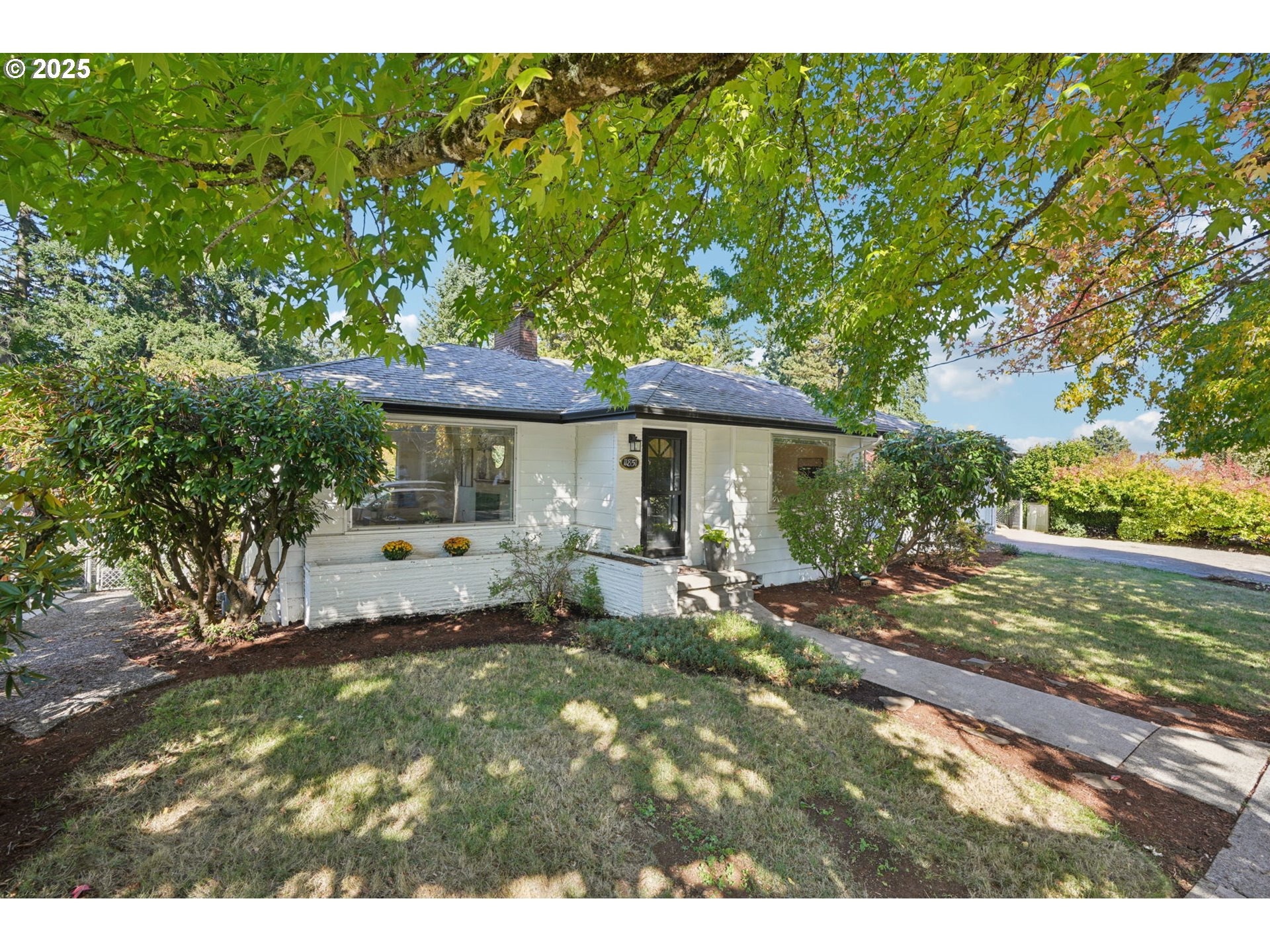 11851 Southeast Madison Street Portland, OR 97216 - Photo 2 of 47