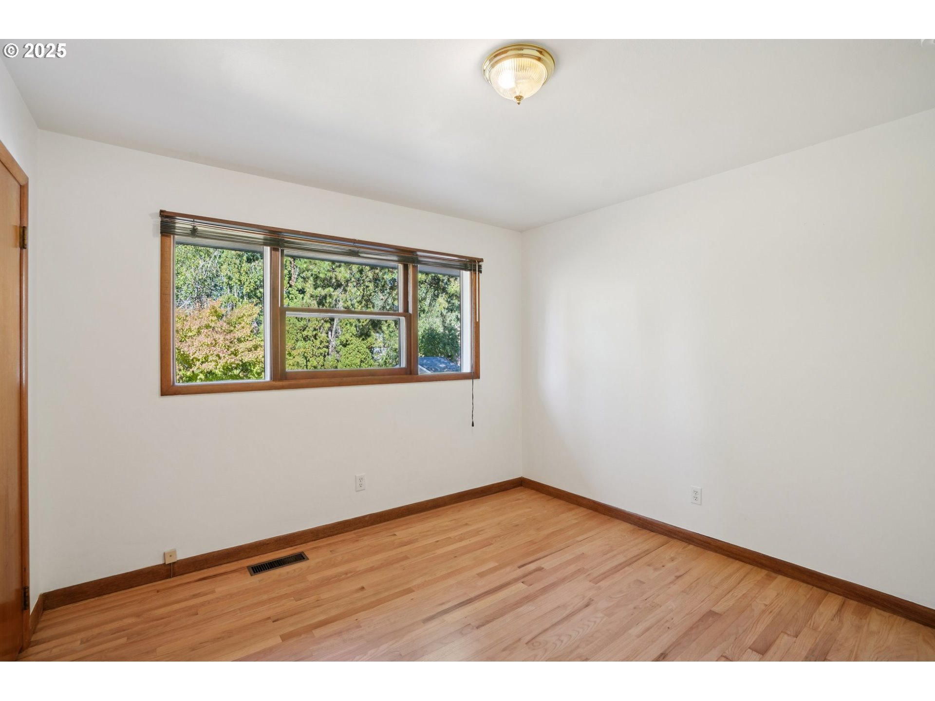 11851 Southeast Madison Street Portland, OR 97216 - Photo 29 of 47 Bedroom