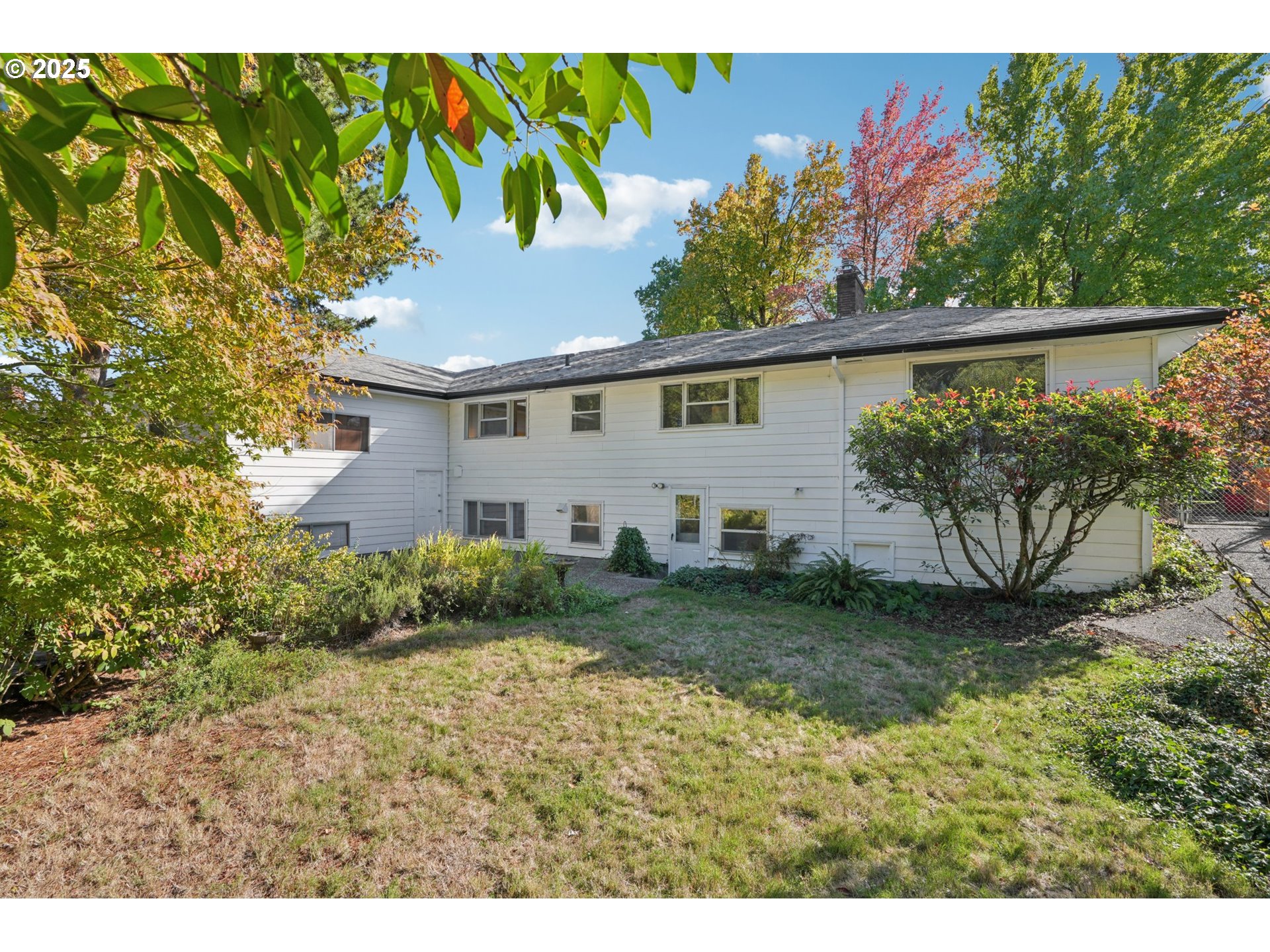 11851 Southeast Madison Street Portland, OR 97216 - Photo 38 of 47