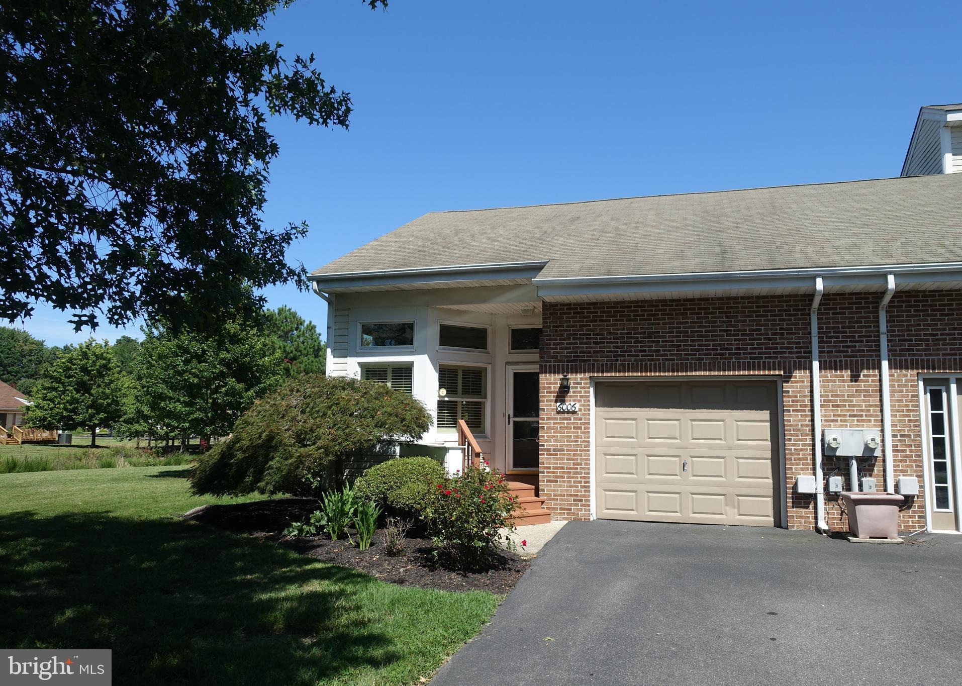 Bridgepointe condo -2 bed. 2 bath, 1 level, garage