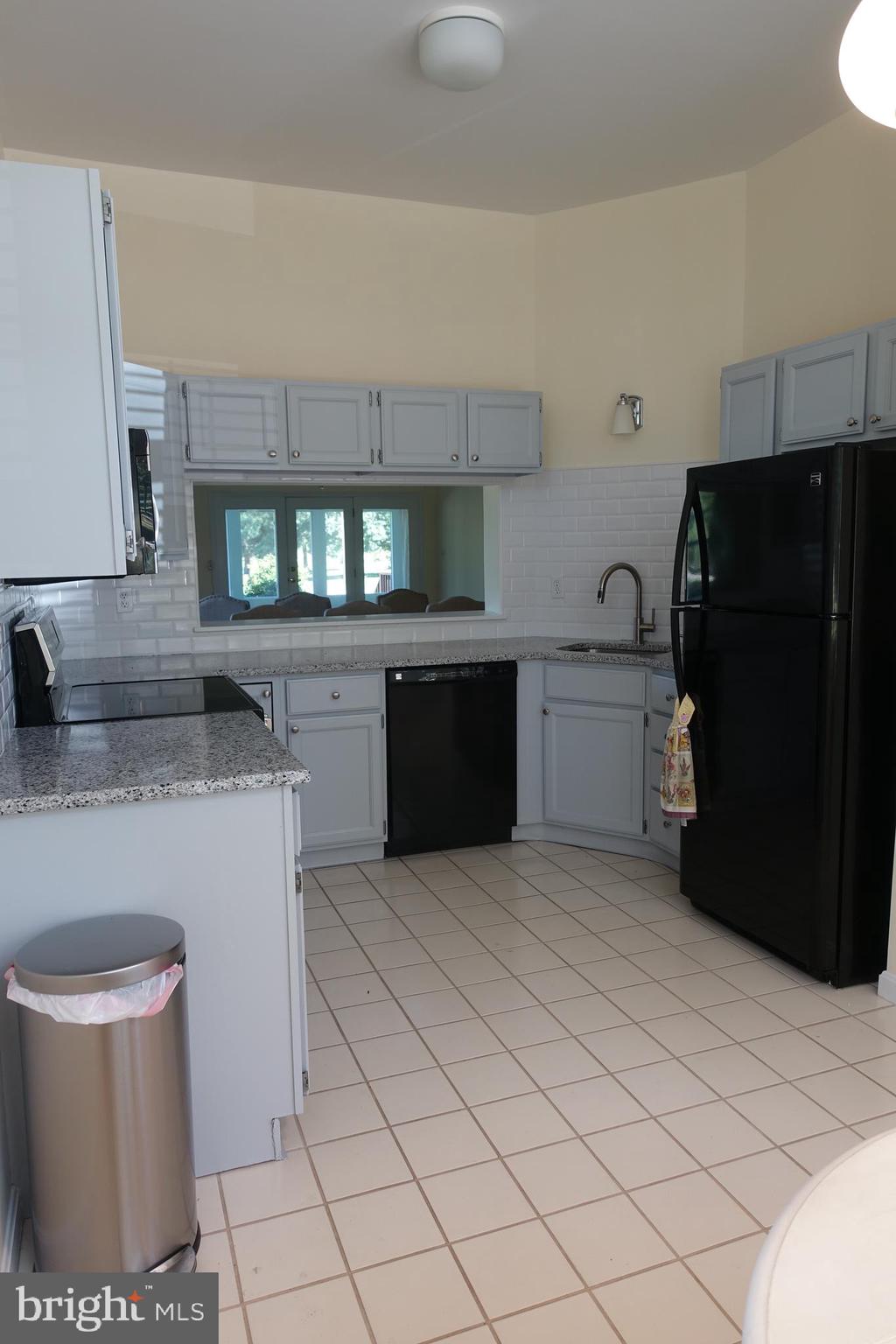 6006 Bridgepointe Drive Chester, MD 21619 - Photo 4 of 25