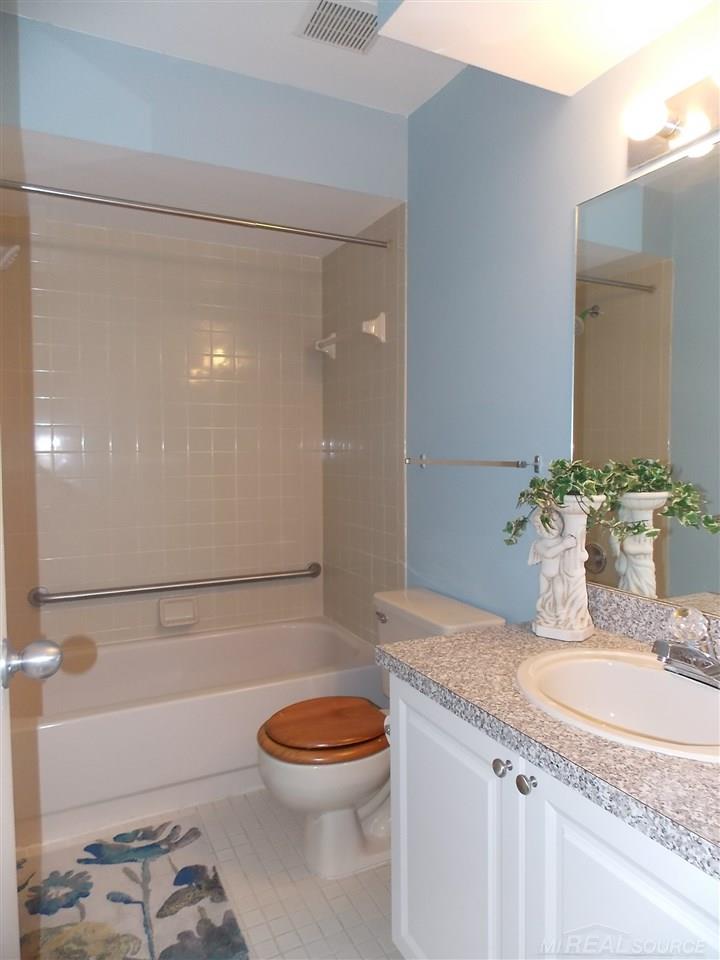 556 Harrow Court Rochester Hills, MI 48307 - Photo 14 of 30