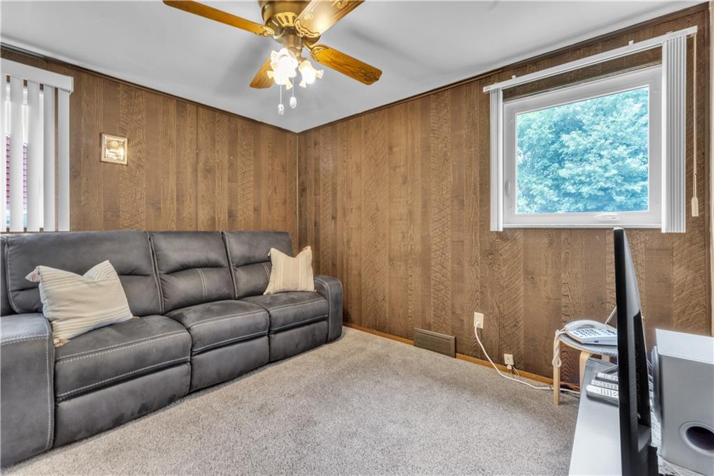 126 Seton Road Verona, PA 15147 - Photo 29 of 39 Gallery Image 29