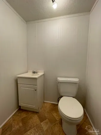 $1,500 | 4 Marine Drive, Pensacola, FL 32507