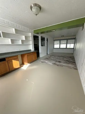 $1,500 | 4 Marine Drive, Pensacola, FL 32507