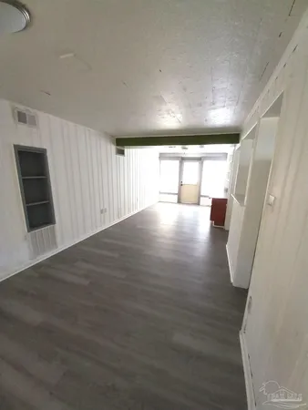 $1,500 | 4 Marine Drive, Pensacola, FL 32507