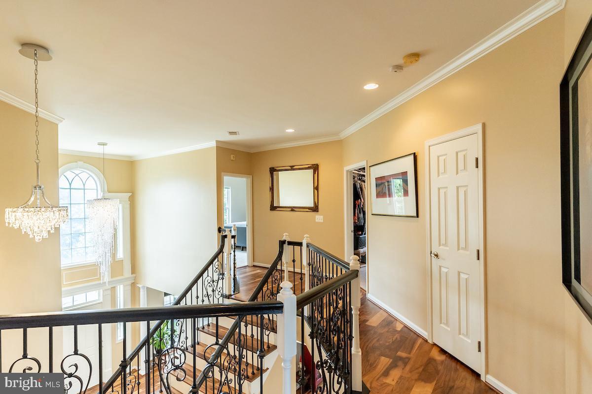 40506 Banshee Drive Leesburg, VA 20175 - Photo 16 of 36 Hardwood and beautiful staircase