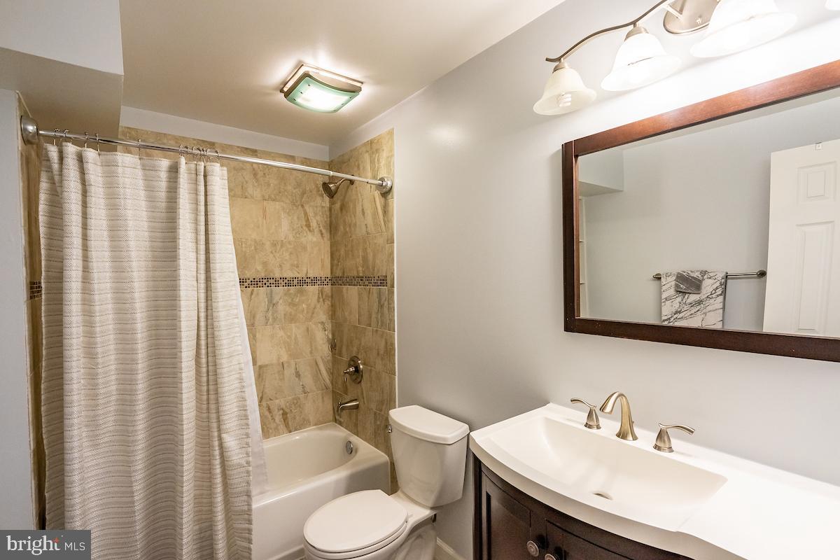 40506 Banshee Drive Leesburg, VA 20175 - Photo 29 of 36 Full bathroom on the lower level