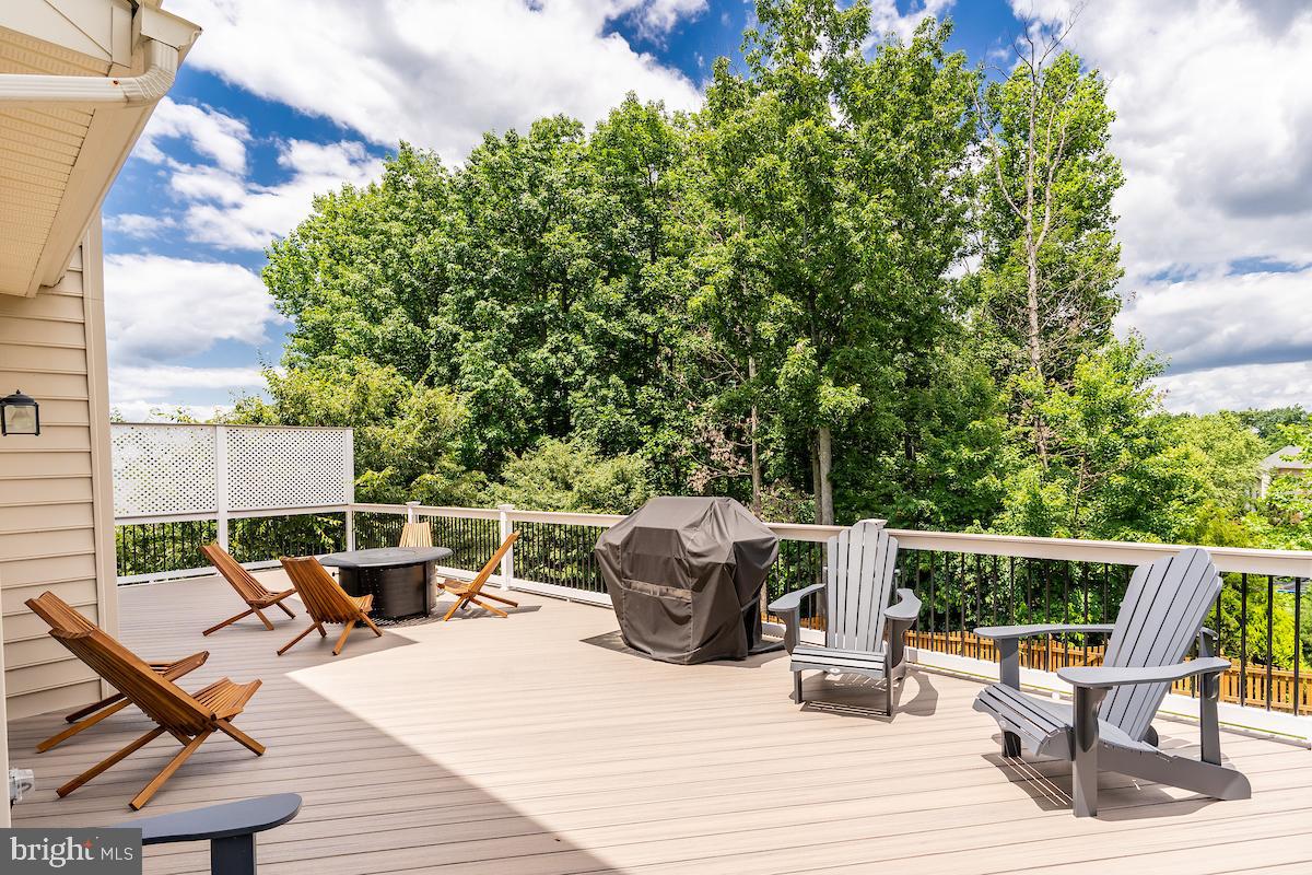 40506 Banshee Drive Leesburg, VA 20175 - Photo 32 of 36 Brand New Deck! Maintenance free!