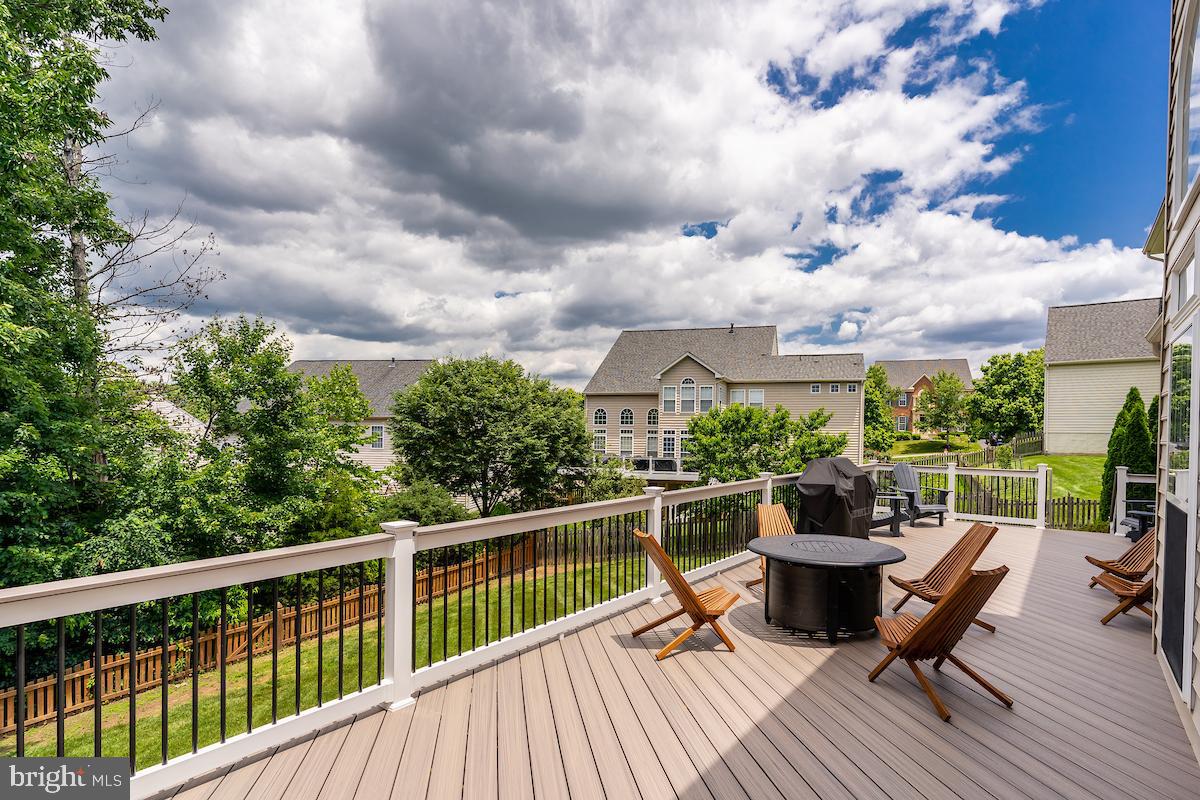 40506 Banshee Drive Leesburg, VA 20175 - Photo 33 of 36 Spacious Deck
