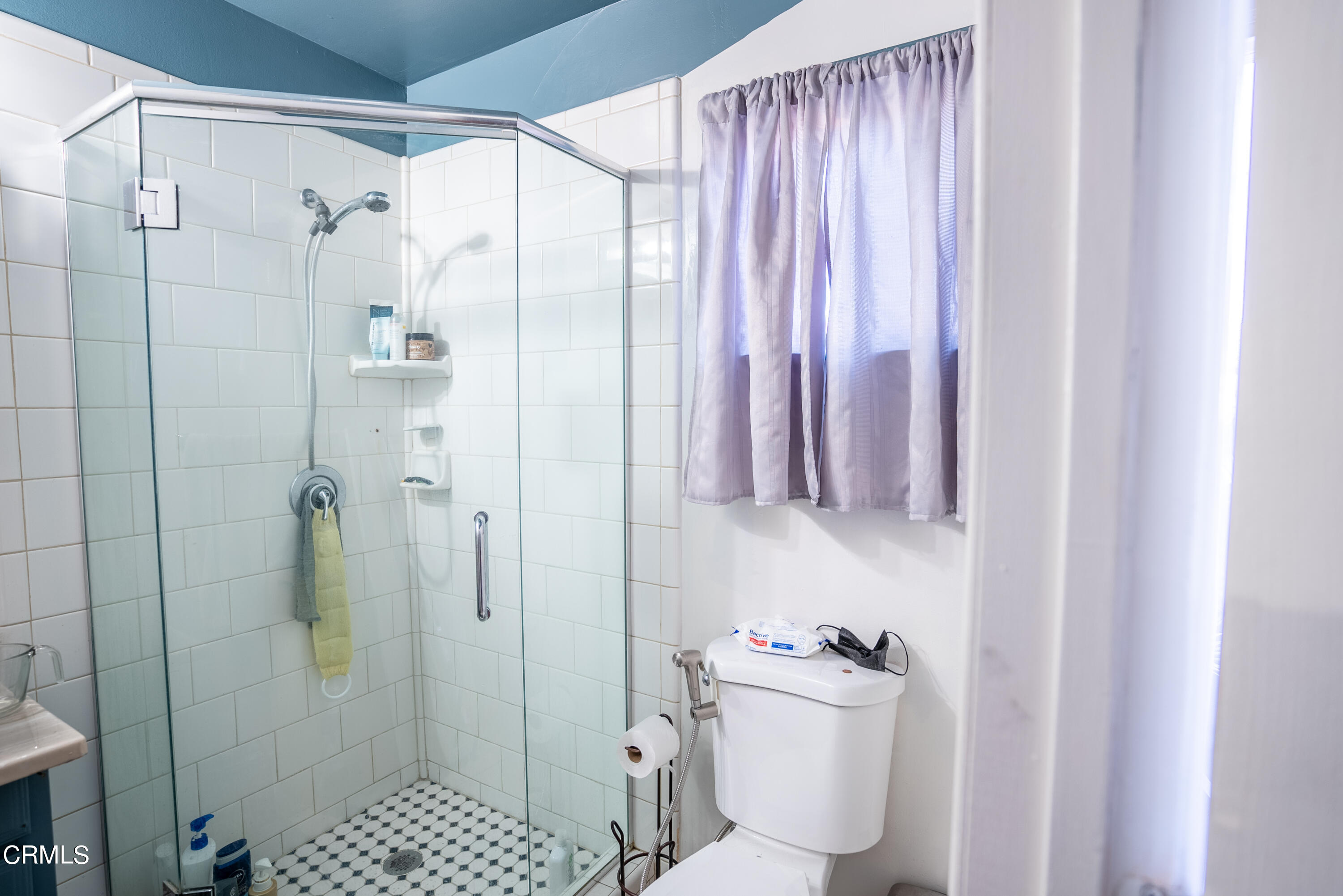 4731 Reading Drive Oxnard, CA 93033 - Photo 21 of 25 a bathroom with a shower