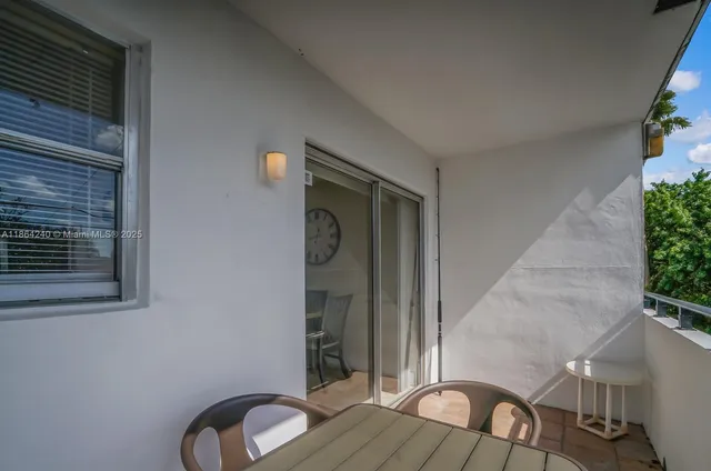 $1,850 | 222 Southwest 1st Street, Unit H7, Pompano Beach, FL 33060