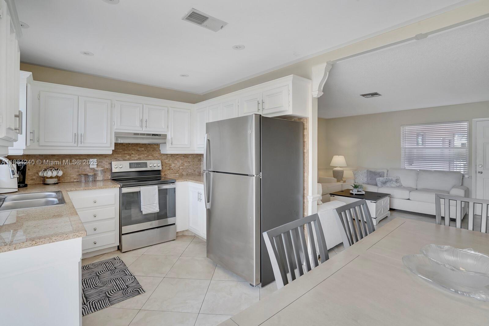 222 Southwest 1st Street, Unit H7 Pompano Beach, FL 33060 - Photo 9 of 24