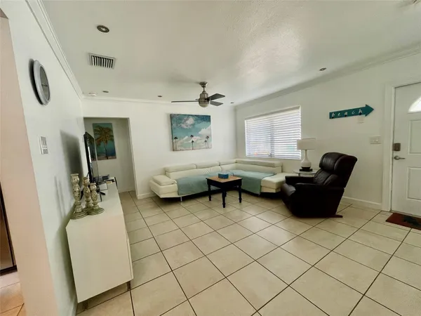 $2,650 | 29 Northeast 3rd Street, Unit B, Dania Beach, FL 33004