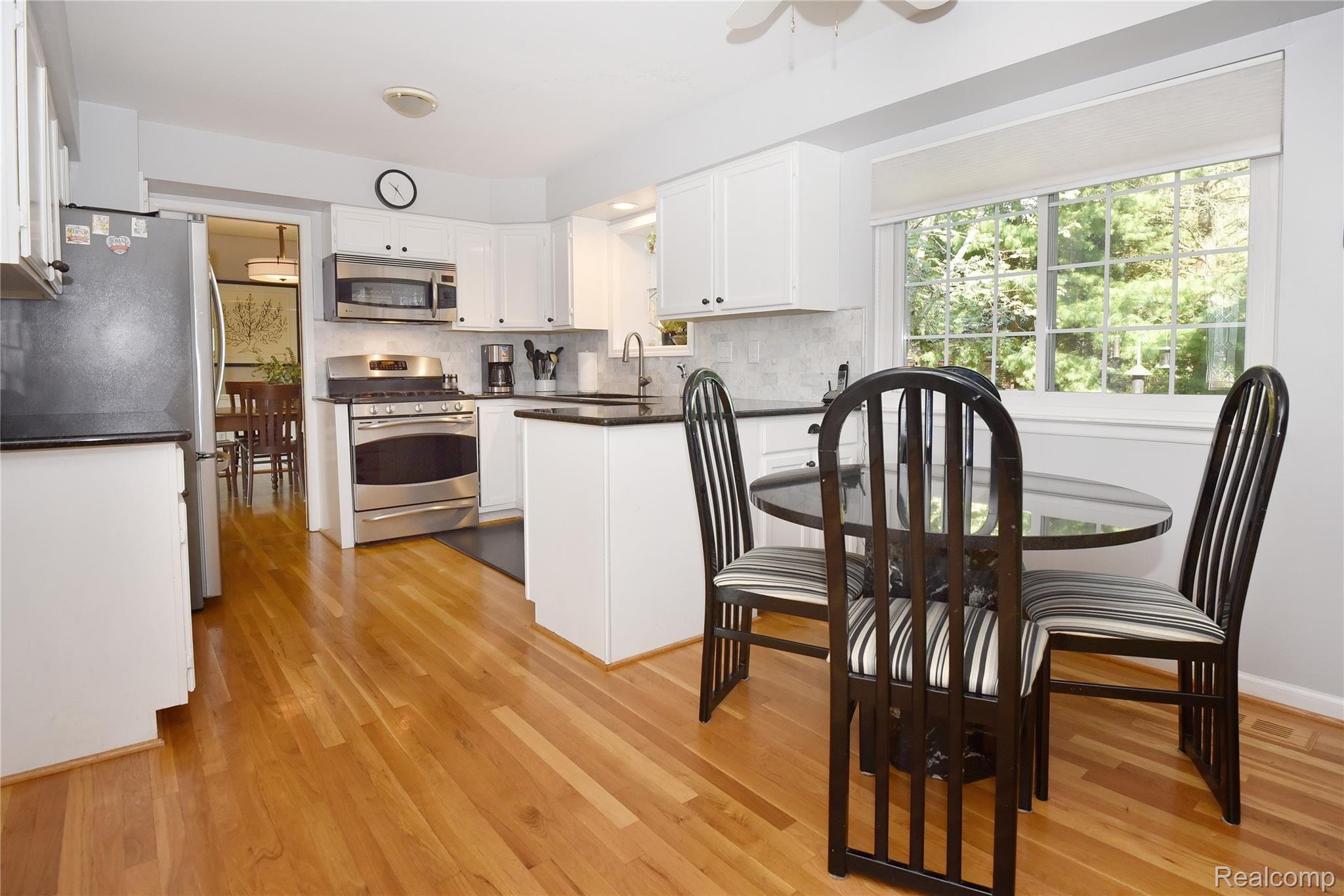 2659 Rambling Way Bloomfield Hills, MI 48302 - Photo 12 of 34 2659 RamblingWay_12.JPG