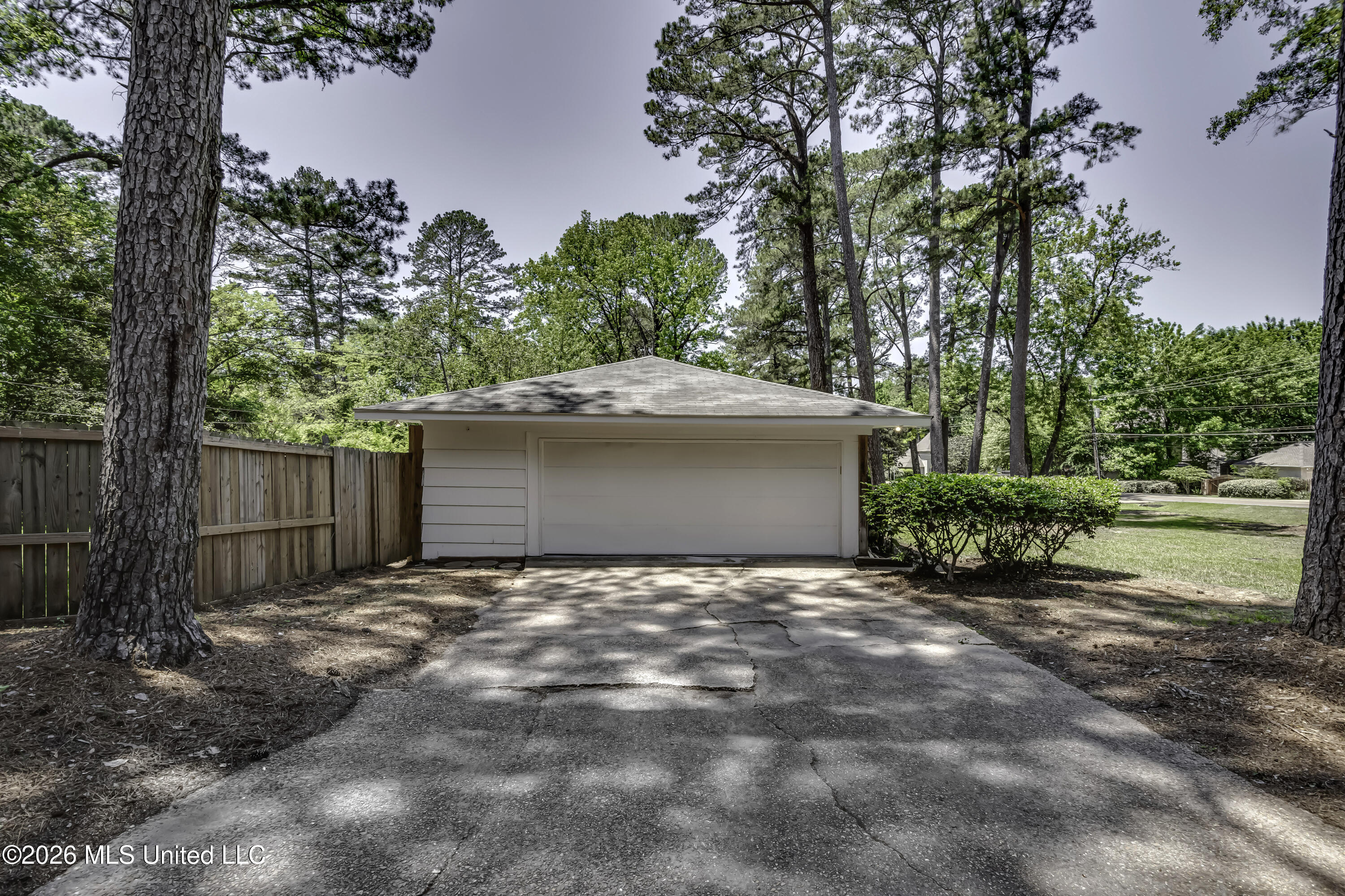 2051 Meadowbrook Road Jackson, MS 39211 - Photo 4 of 49 2051 Meadowbrook--9