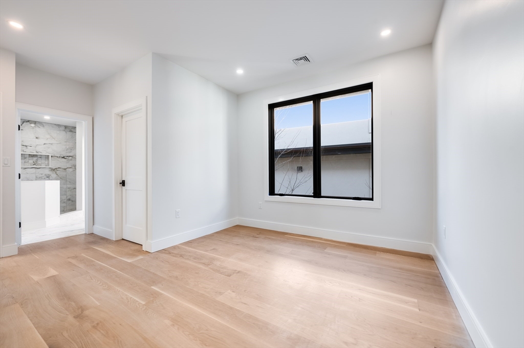 809-811 Heath Street, Unit 811 Brookline, MA 02467 - Photo 11 of 29