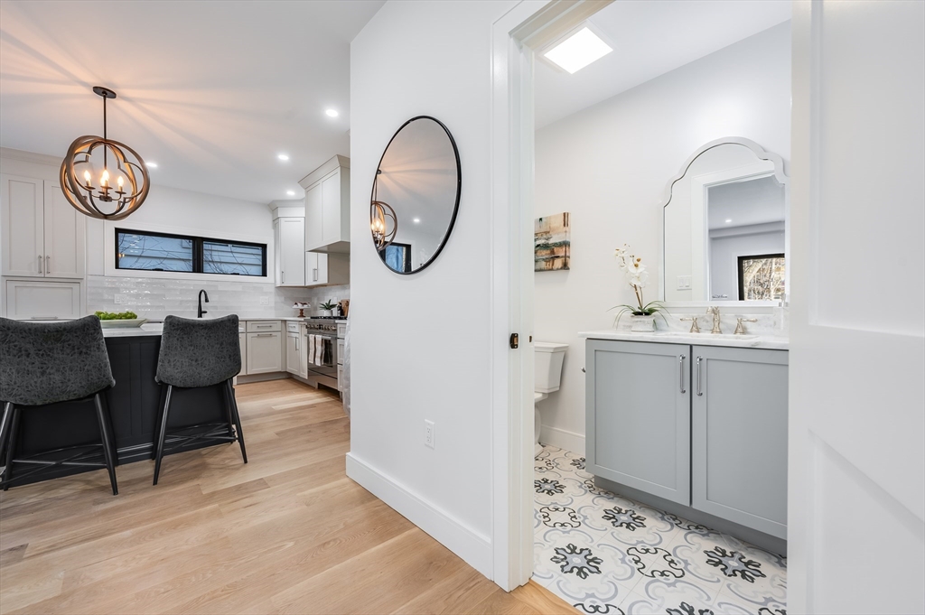 809-811 Heath Street, Unit 811 Brookline, MA 02467 - Photo 3 of 29