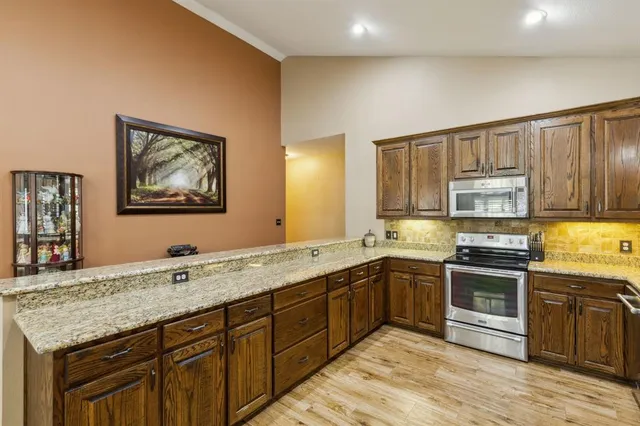 $499,999 | 2261 West Us Highway, Emory, TX 75440