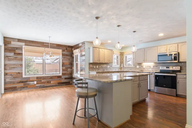 $372,500 | 767 Harvest Ridge Drive, Avon, IN 46123