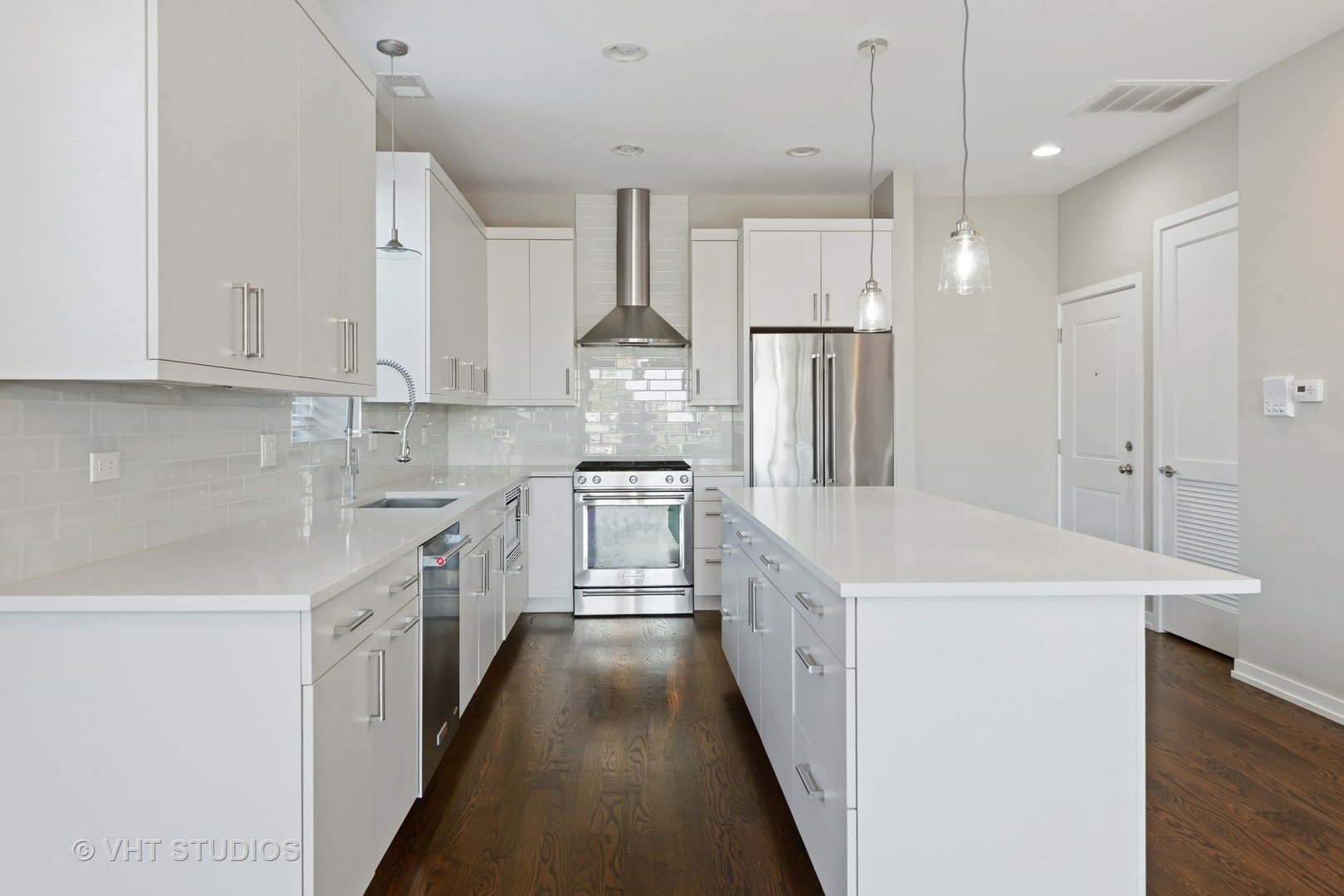 1033 South Racine Avenue, Unit 3NF Chicago, IL 60607 - Photo 5 of 14