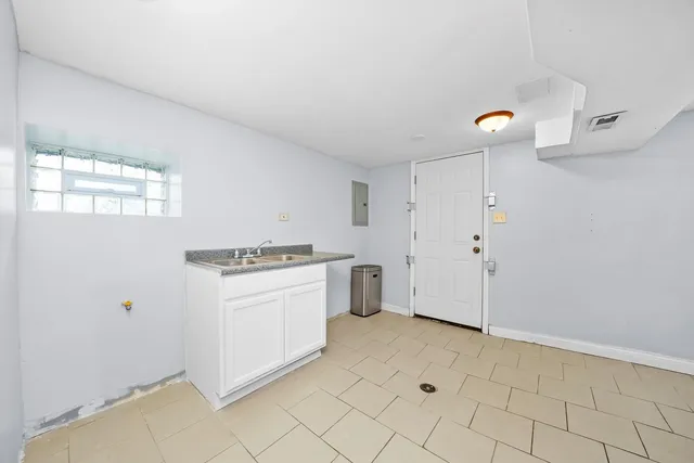 $1,450 | 1251 North Parkside Avenue, Unit G, Chicago, IL 60651