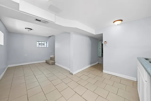 $1,450 | 1251 North Parkside Avenue, Unit G, Chicago, IL 60651