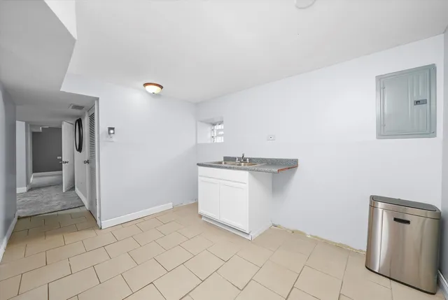 $1,450 | 1251 North Parkside Avenue, Unit G, Chicago, IL 60651