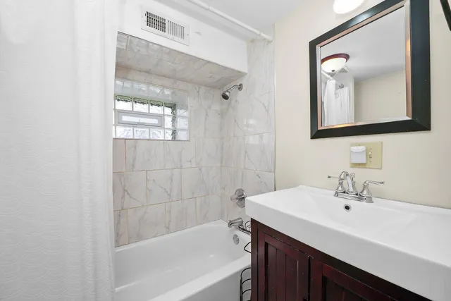 $1,450 | 1251 North Parkside Avenue, Unit G, Chicago, IL 60651